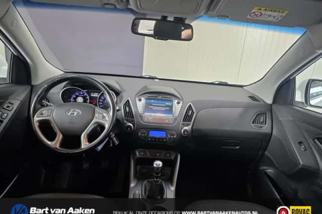 Hyundai ix35 (2015) thumbnail 4