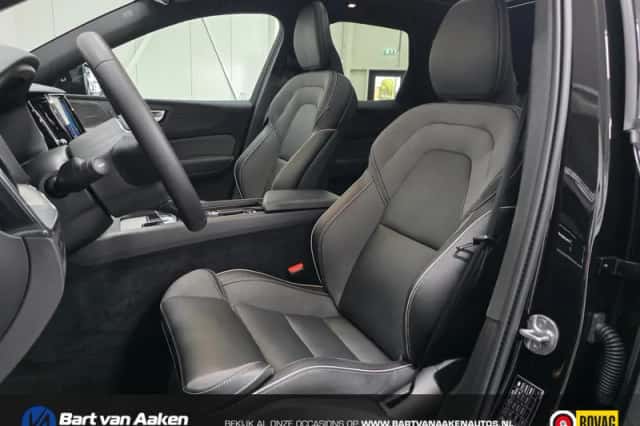 Volvo XC60 (2024) thumbnail 4