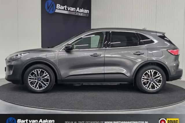 Ford Kuga (2021) thumbnail 2