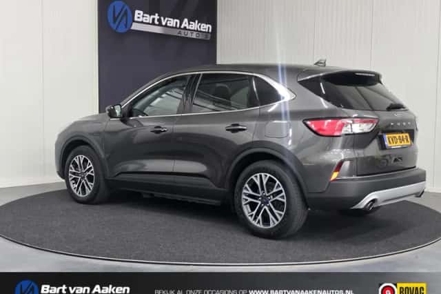 Ford Kuga (2021) thumbnail 5