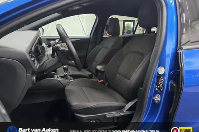 Ford Focus (2020) thumbnail 4
