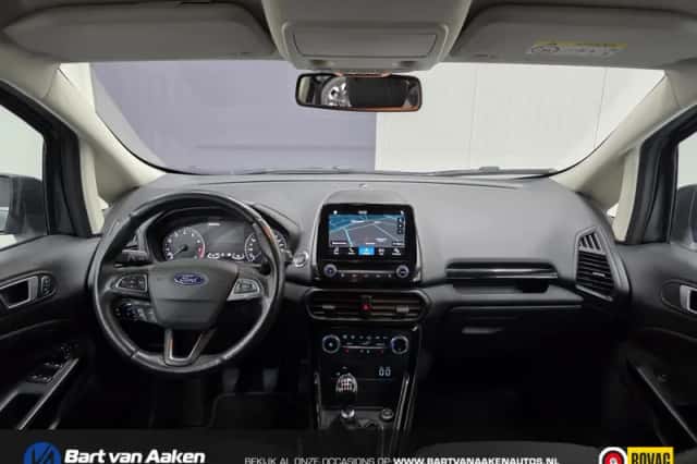 Ford EcoSport (2018) thumbnail 3