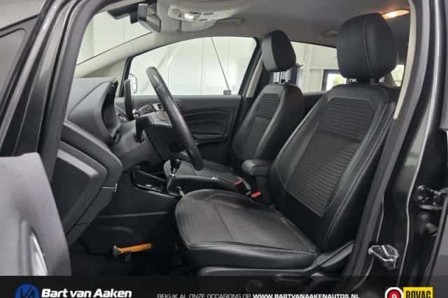Ford EcoSport (2018) thumbnail 4