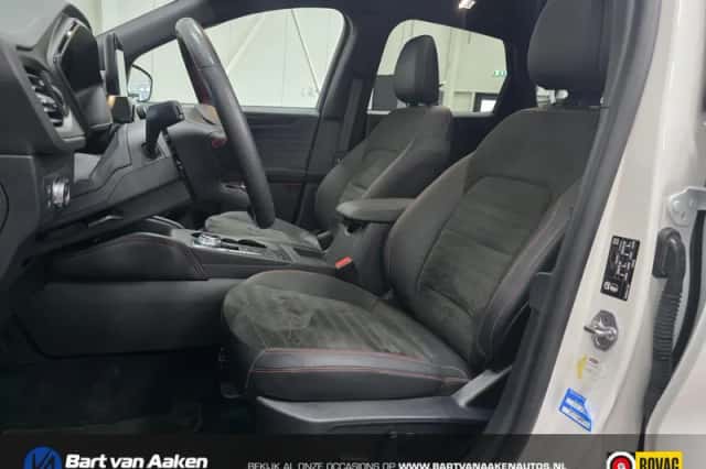 Ford Kuga (2022) thumbnail 4