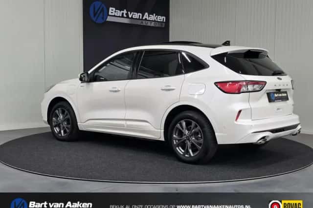 Ford Kuga (2022) thumbnail 5