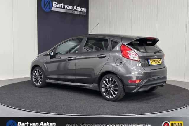 Ford Fiesta (2017) thumbnail 5