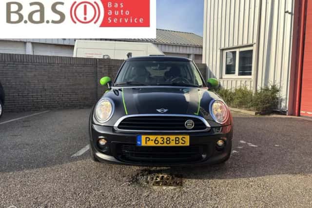 MINI Mini (2013) thumbnail 1