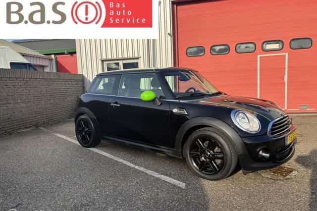 MINI Mini (2013) thumbnail 2