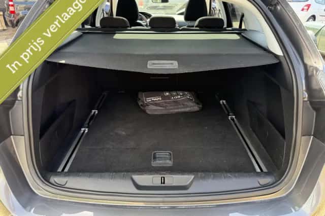 Peugeot 308 (2017) thumbnail 5