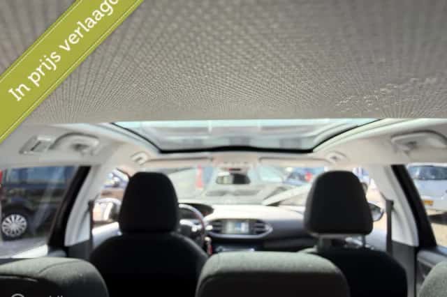 Peugeot 308 (2017) thumbnail 6