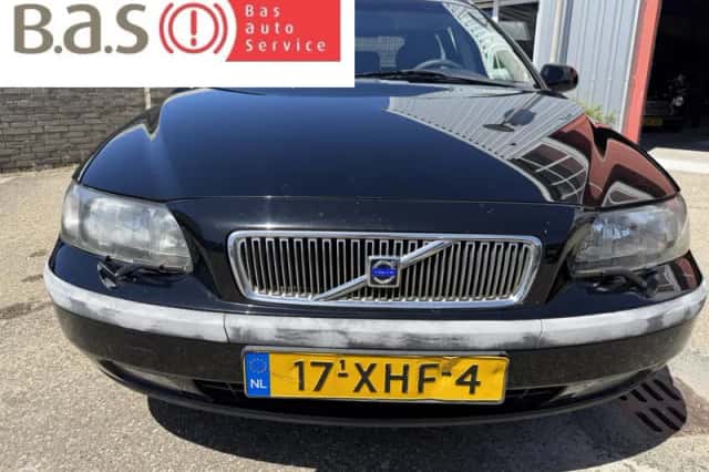 Volvo V70 (2001) thumbnail 1