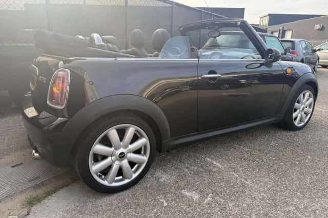MINI Cabrio (2009) thumbnail 4