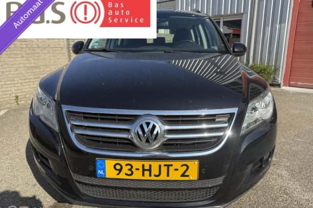 Volkswagen Tiguan (2009) thumbnail 1