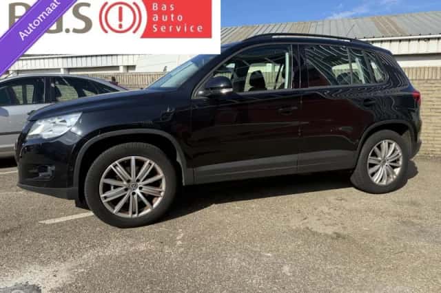 Volkswagen Tiguan (2009) thumbnail 2