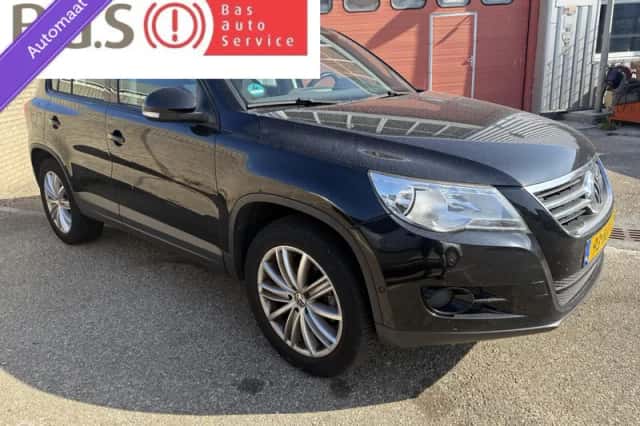 Volkswagen Tiguan (2009) thumbnail 3