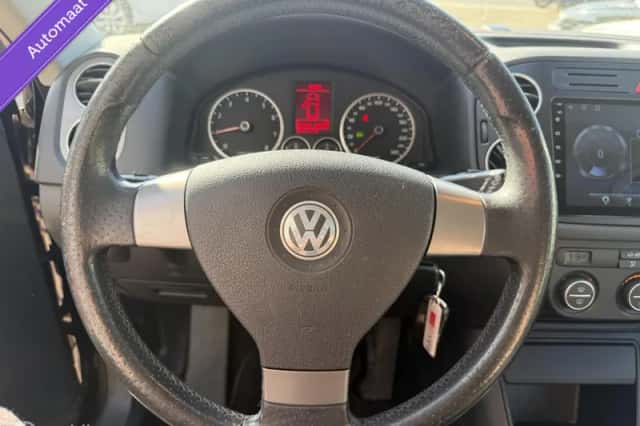 Volkswagen Tiguan (2009) thumbnail 6