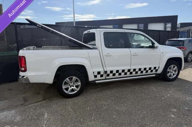 Volkswagen Amarok (2012) thumbnail 4