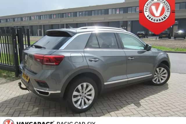 Volkswagen T-Roc (2020) thumbnail 2