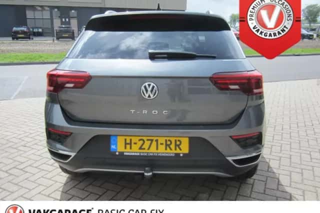 Volkswagen T-Roc (2020) thumbnail 3