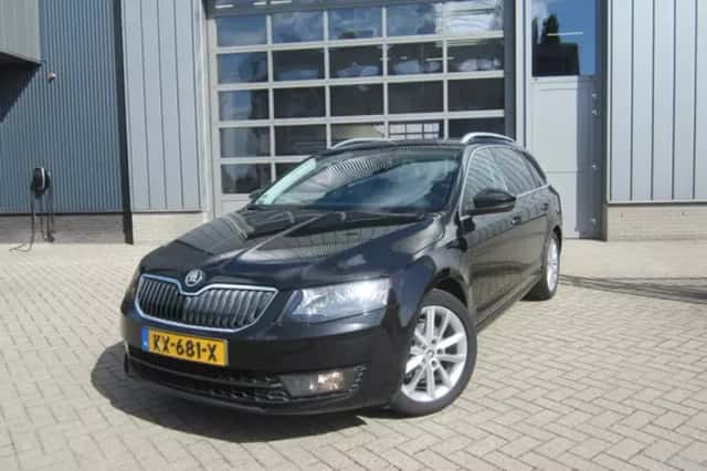 Škoda Octavia (2016) thumbnail 1
