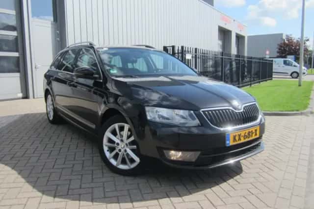 Škoda Octavia (2016) thumbnail 4