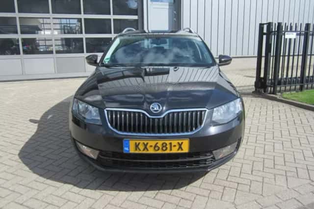 Škoda Octavia (2016) thumbnail 6
