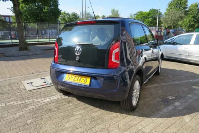 Volkswagen Up! (2013) thumbnail 4