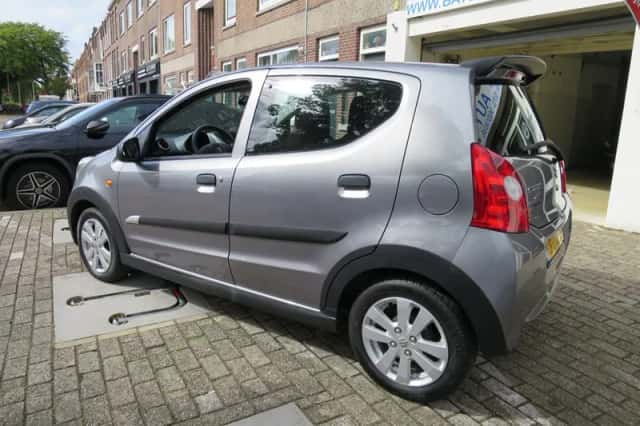 Suzuki Alto (2015) thumbnail 3