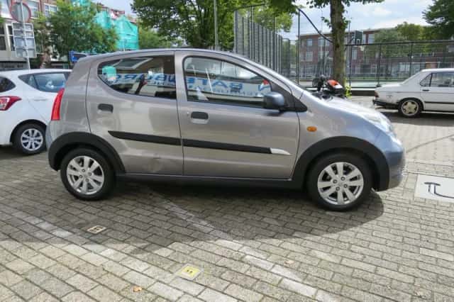 Suzuki Alto (2015) thumbnail 5