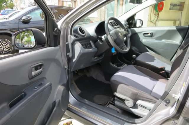 Suzuki Alto (2015) thumbnail 6