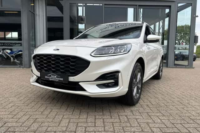 Ford Kuga (2023) thumbnail 3