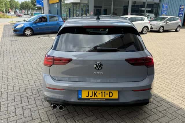 Volkswagen Golf (2022) thumbnail 5