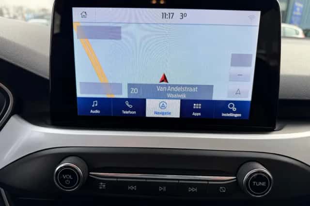 Ford Focus (2022) thumbnail 3