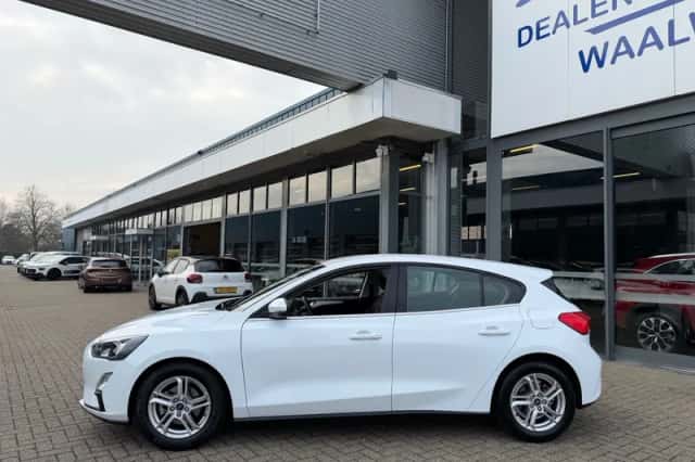Ford Focus (2022) thumbnail 6