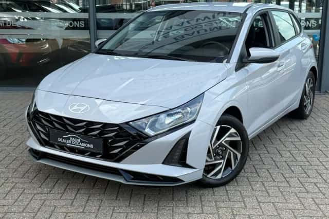 Hyundai i20 (2024) thumbnail 1