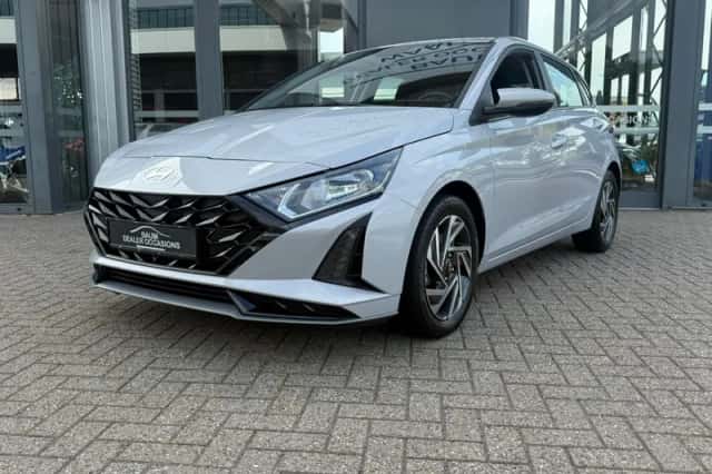 Hyundai i20 (2024) thumbnail 3