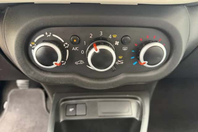 Renault Twingo (2021) thumbnail 3