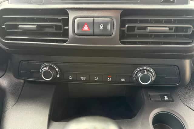 Opel Combo (2019) thumbnail 4
