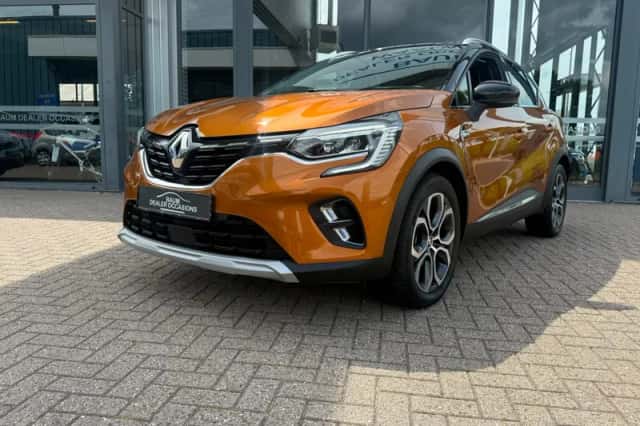 Renault Captur (2022) thumbnail 3