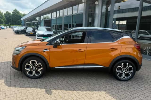Renault Captur (2022) thumbnail 6