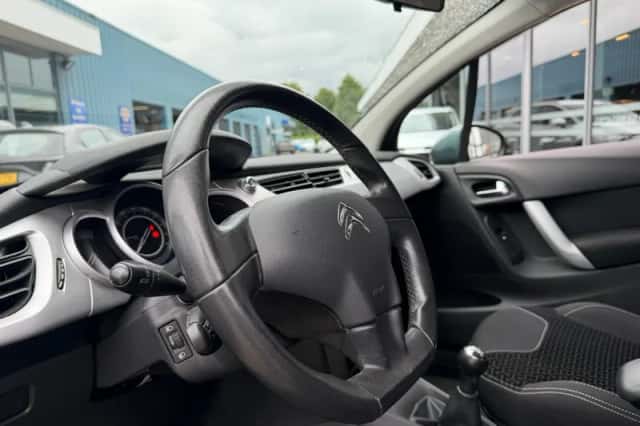 Citroën C3 (2011) thumbnail 2