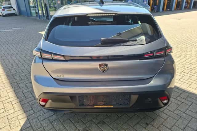 Peugeot 308 (2022) thumbnail 3