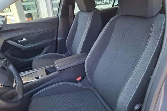 Peugeot 308 (2022) thumbnail 4