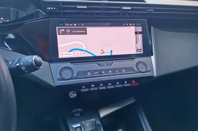 Peugeot 308 (2022) thumbnail 6