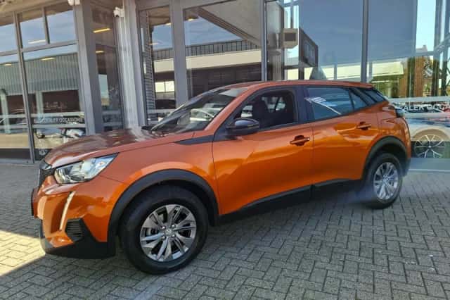 Peugeot 2008 (2023) thumbnail 2