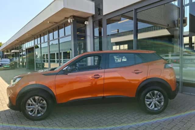 Peugeot 2008 (2023) thumbnail 4