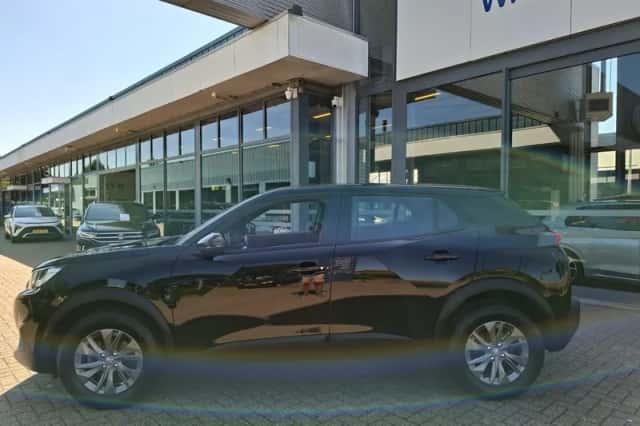 Peugeot 2008 (2023) thumbnail 6