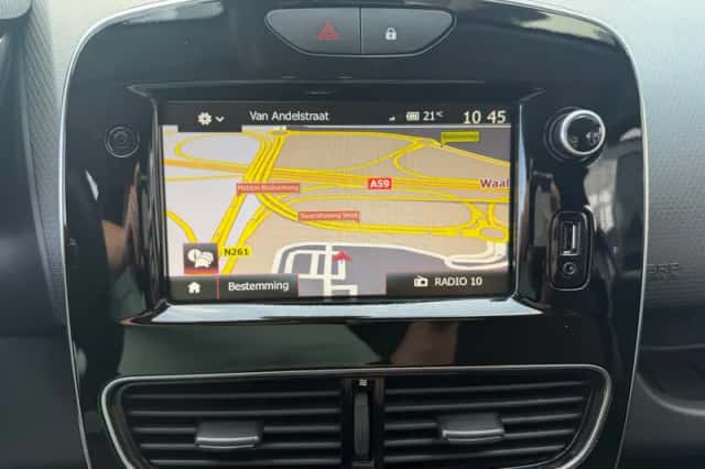 Renault Clio (2020) thumbnail 3