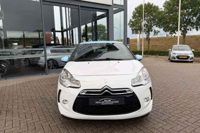 Citroën DS3 (2010) thumbnail 2