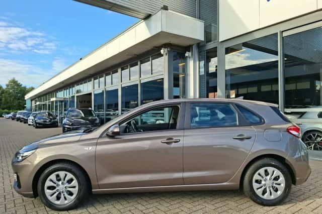 Hyundai i30 (2022) thumbnail 4